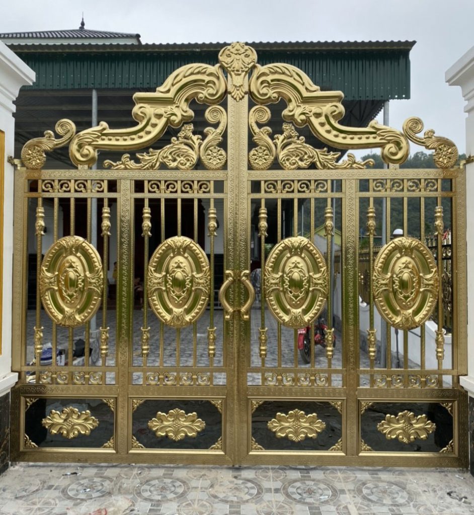 Cổng inox màu mạ vàng